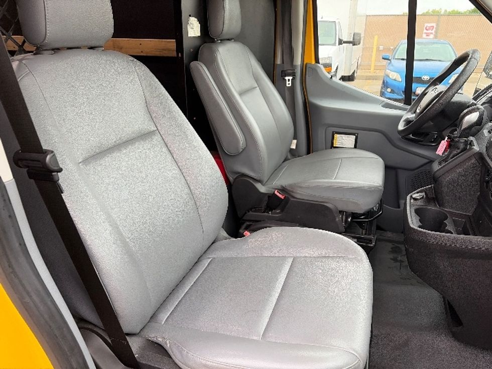 Cargo Van (Panel Van)-Light and Medium Duty Trucks-Ford-2019-Transit 250-Gahanna-OH-124,162\n\t\tmiles-$ 27,750 - Image 22