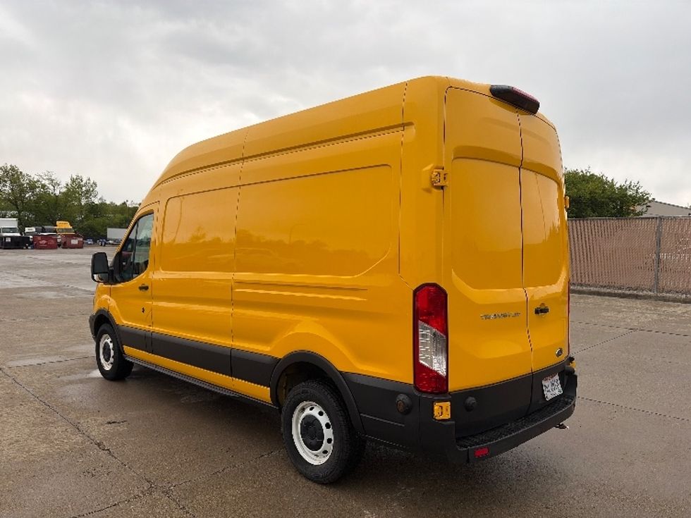 Cargo Van (Panel Van)-Light and Medium Duty Trucks-Ford-2019-Transit 250-Gahanna-OH-124,162\n\t\tmiles-$ 27,750 - Image 6