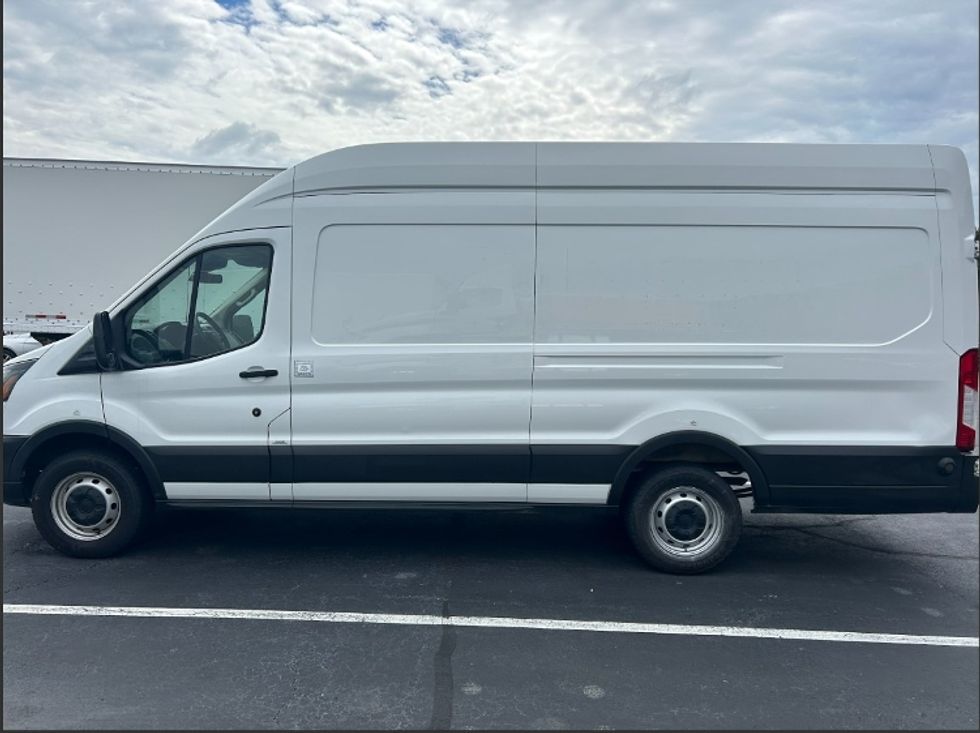 2019 Ford Transit photo 2