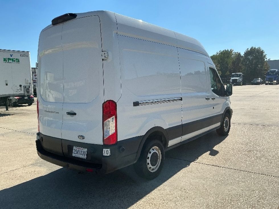Cargo Van (Panel Van)-Light and Medium Duty Trucks-Ford-2019-Transit 250-Hammond-LA-36,672\n\t\tmiles-$ 42,000 - Image 12