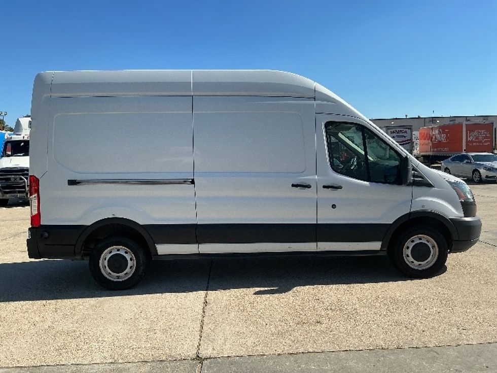Cargo Van (Panel Van)-Light and Medium Duty Trucks-Ford-2019-Transit 250-Hammond-LA-36,672\n\t\tmiles-$ 42,000 - Image 14