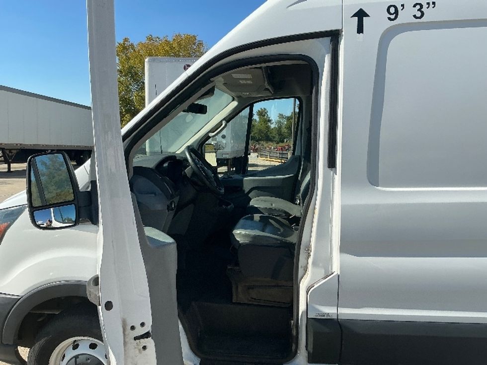 Cargo Van (Panel Van)-Light and Medium Duty Trucks-Ford-2019-Transit 250-Hammond-LA-36,672\n\t\tmiles-$ 42,000 - Image 15