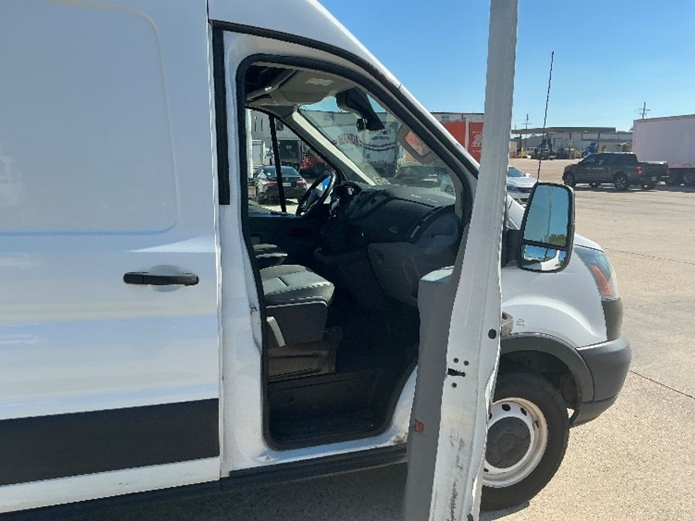 Cargo Van (Panel Van)-Light and Medium Duty Trucks-Ford-2019-Transit 250-Hammond-LA-36,672\n\t\tmiles-$ 42,000 - Image 19