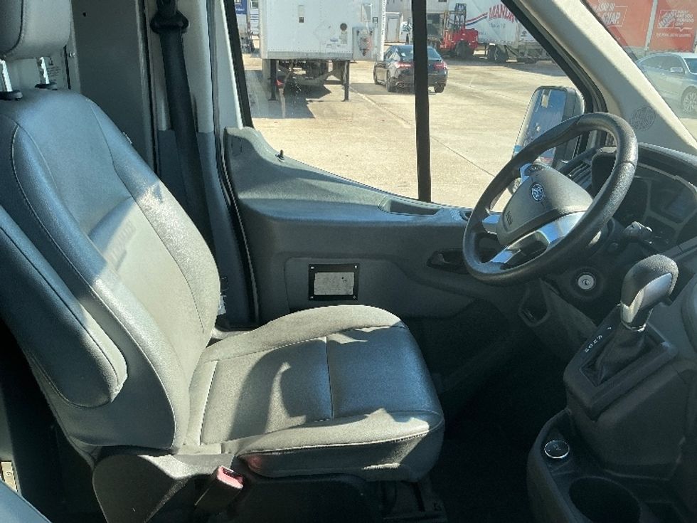 Cargo Van (Panel Van)-Light and Medium Duty Trucks-Ford-2019-Transit 250-Hammond-LA-36,672\n\t\tmiles-$ 42,000 - Image 21