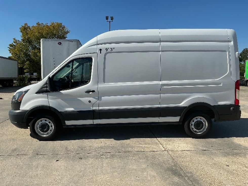 Cargo Van (Panel Van)-Light and Medium Duty Trucks-Ford-2019-Transit 250-Hammond-LA-36,672\n\t\tmiles-$ 42,000 - Image 4
