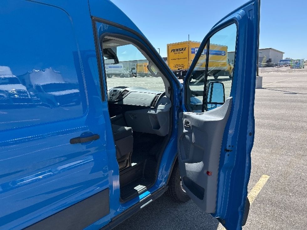 Cargo Van (Panel Van)-Light and Medium Duty Trucks-Ford-2019-Transit 250-Idaho Falls-ID-114,377\n\t\tmiles-$ 23,000 - Image 19