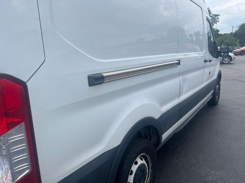 Cargo Van (Panel Van)-Light and Medium Duty Trucks-Ford-2019-Transit 250-Jessup-MD-134,275\n\t\tmiles-$ 29,750 - Image 26