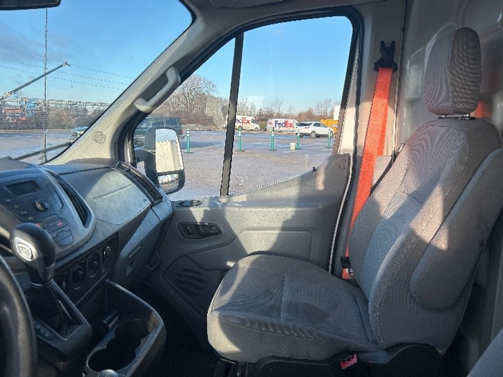 Cargo Van (Panel Van)-Light and Medium Duty Trucks-Ford-2019-Transit 250-Kentwood-MI-115,312\n\t\tmiles-$ 30,250 - Image 18