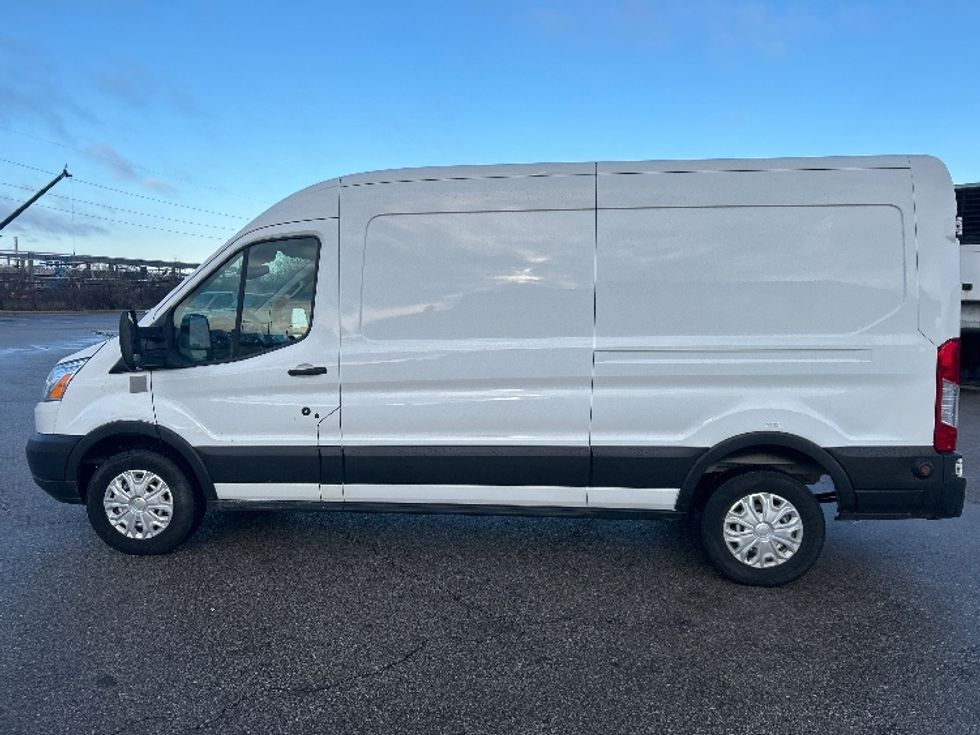 Cargo Van (Panel Van)-Light and Medium Duty Trucks-Ford-2019-Transit 250-Kentwood-MI-115,312\n\t\tmiles-$ 30,250 - Image 4