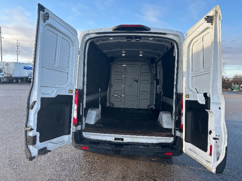 Cargo Van (Panel Van)-Light and Medium Duty Trucks-Ford-2019-Transit 250-Kentwood-MI-115,312\n\t\tmiles-$ 30,250 - Image 9