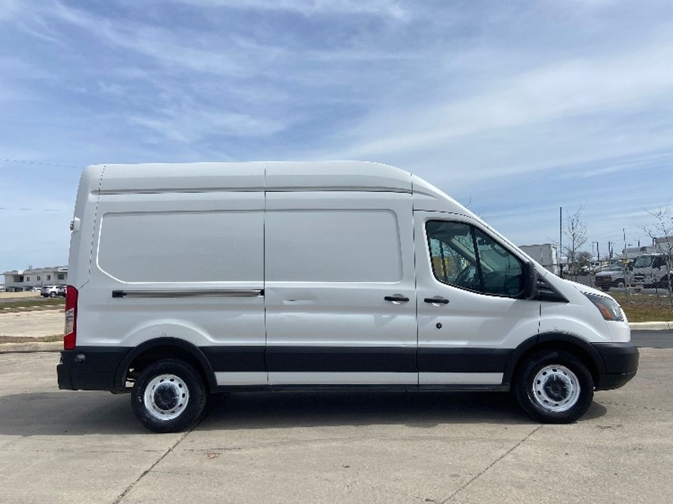 Cargo Van (Panel Van)-Light and Medium Duty Trucks-Ford-2019-Transit 250-Laredo-TX-101,131\n\t\tmiles-$ 34,750 - Image 13