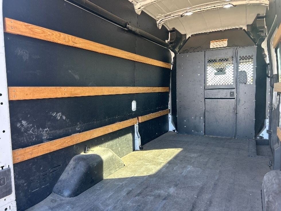 Cargo Van (Panel Van)-Light and Medium Duty Trucks-Ford-2019-Transit 250-Lubbock-TX-129,978\n\t\tmiles-$ 32,250 - Image 10