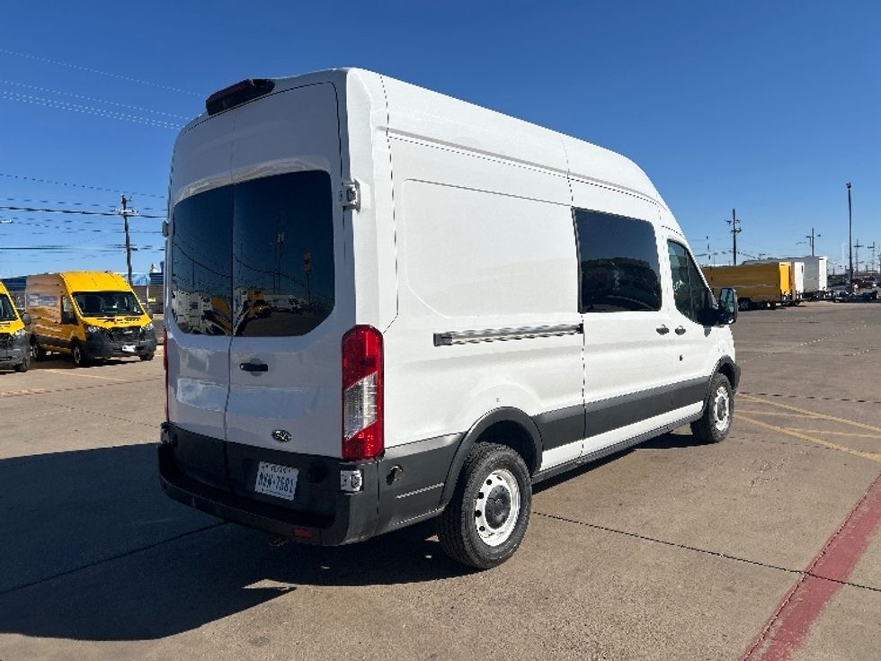 Cargo Van (Panel Van)-Light and Medium Duty Trucks-Ford-2019-Transit 250-Lubbock-TX-129,978\n\t\tmiles-$ 32,250 - Image 12