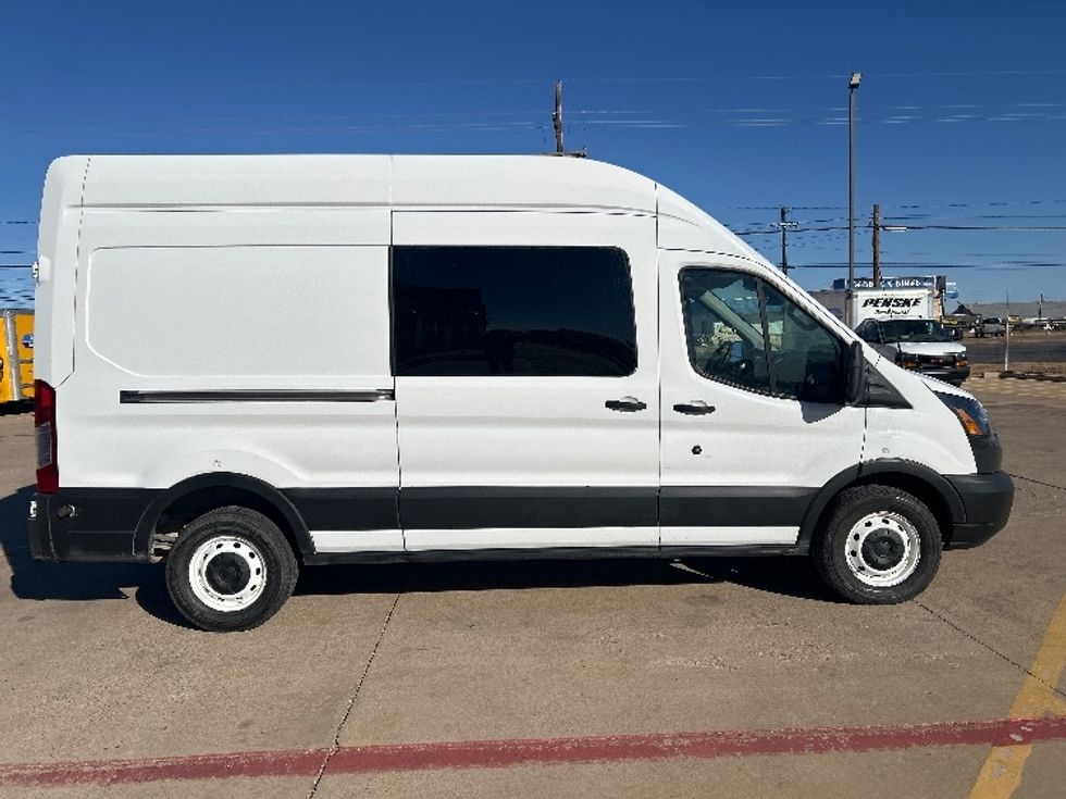 Cargo Van (Panel Van)-Light and Medium Duty Trucks-Ford-2019-Transit 250-Lubbock-TX-129,978\n\t\tmiles-$ 32,250 - Image 14
