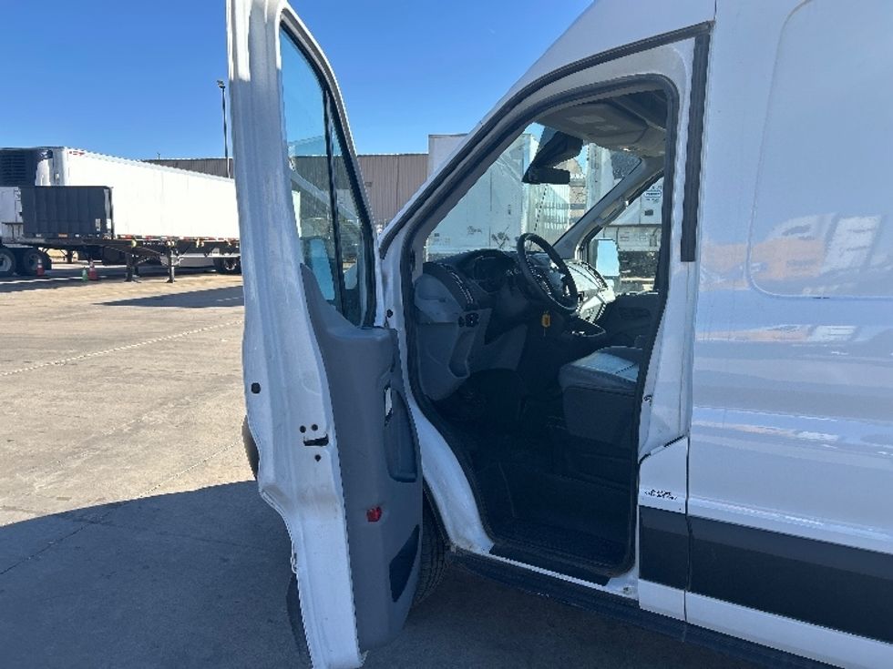 Cargo Van (Panel Van)-Light and Medium Duty Trucks-Ford-2019-Transit 250-Lubbock-TX-129,978\n\t\tmiles-$ 32,250 - Image 15