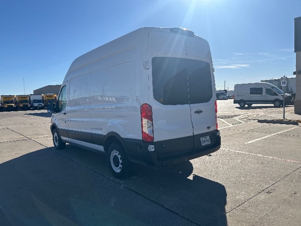 Cargo Van (Panel Van)-Light and Medium Duty Trucks-Ford-2019-Transit 250-Lubbock-TX-129,978\n\t\tmiles-$ 32,250 - Image 6