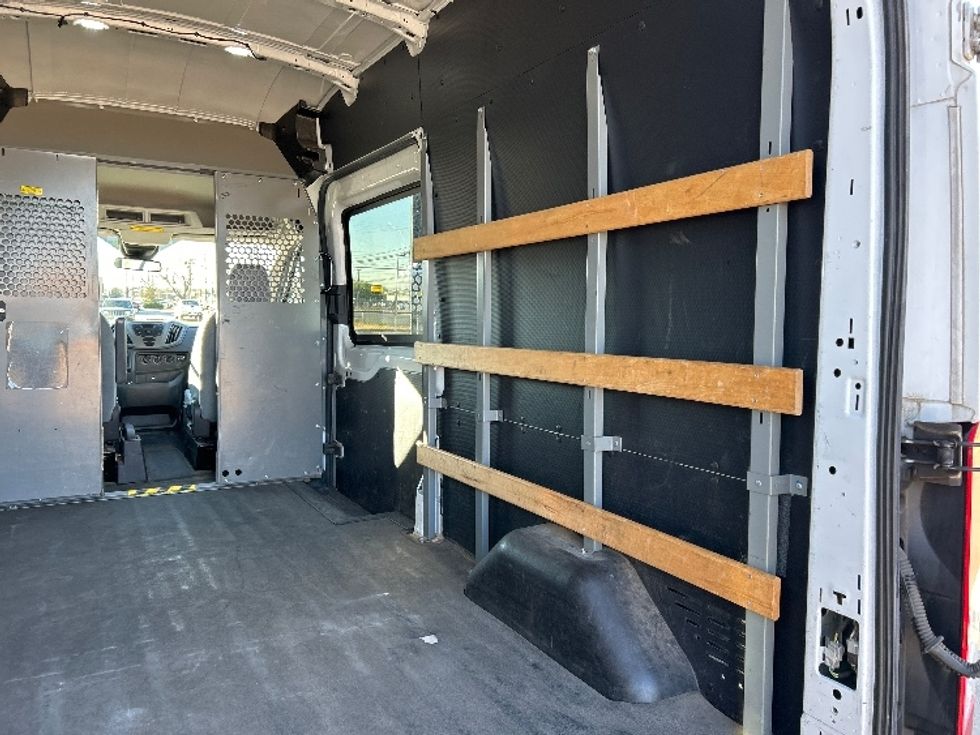 Cargo Van (Panel Van)-Light and Medium Duty Trucks-Ford-2019-Transit 250-Lubbock-TX-142,987\n\t\tmiles-$ 31,250 - Image 11