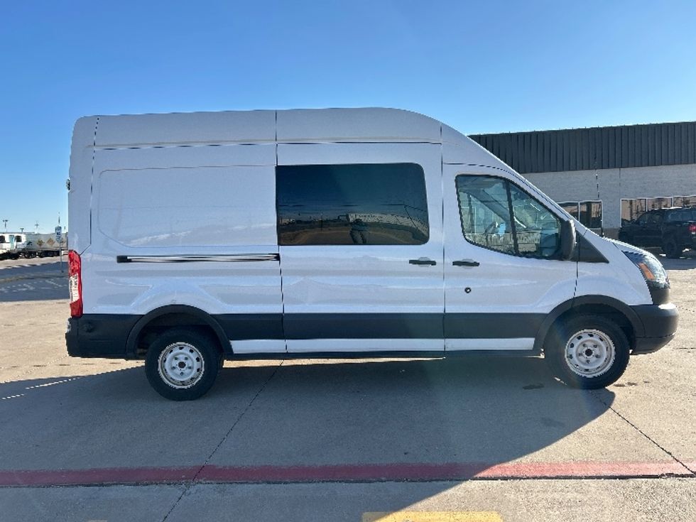 Cargo Van (Panel Van)-Light and Medium Duty Trucks-Ford-2019-Transit 250-Lubbock-TX-142,987\n\t\tmiles-$ 31,250 - Image 14