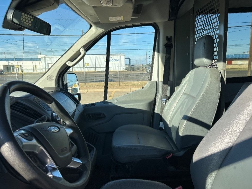 Cargo Van (Panel Van)-Light and Medium Duty Trucks-Ford-2019-Transit 250-Lubbock-TX-142,987\n\t\tmiles-$ 31,250 - Image 18