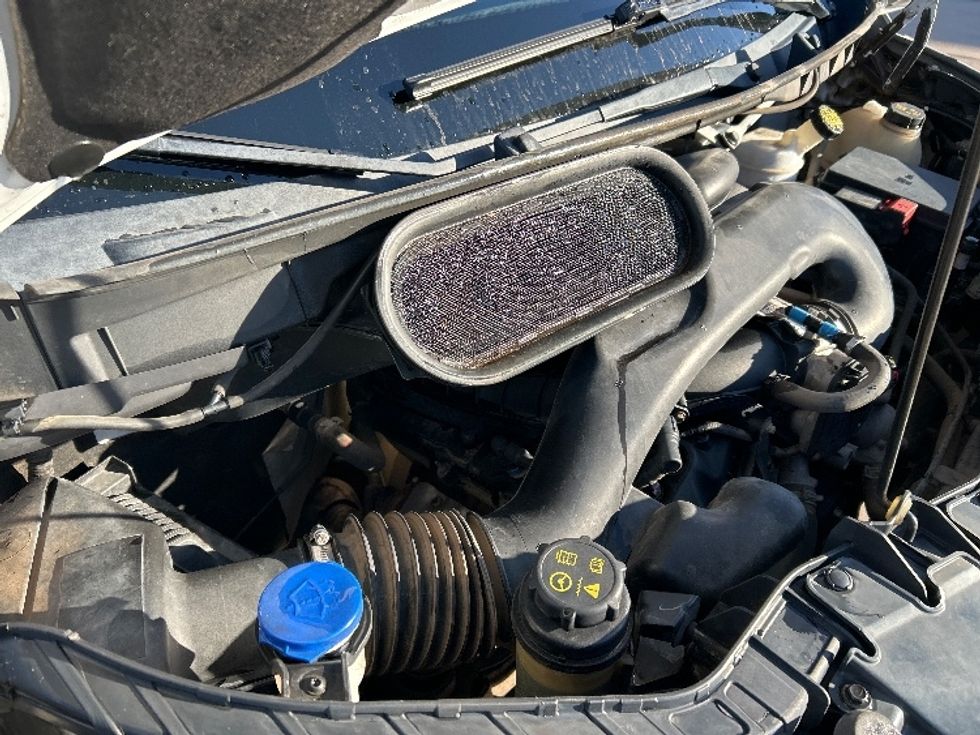 Cargo Van (Panel Van)-Light and Medium Duty Trucks-Ford-2019-Transit 250-Lubbock-TX-142,987\n\t\tmiles-$ 31,250 - Image 22