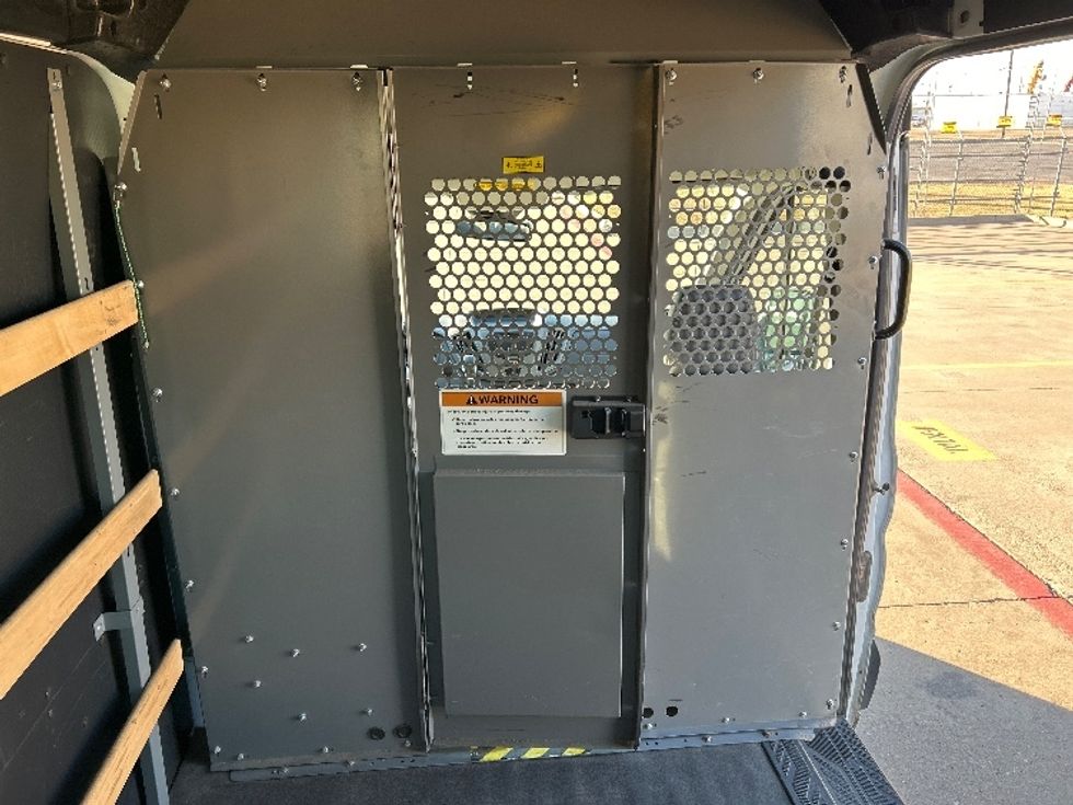 Cargo Van (Panel Van)-Light and Medium Duty Trucks-Ford-2019-Transit 250-Lubbock-TX-142,987\n\t\tmiles-$ 31,250 - Image 25