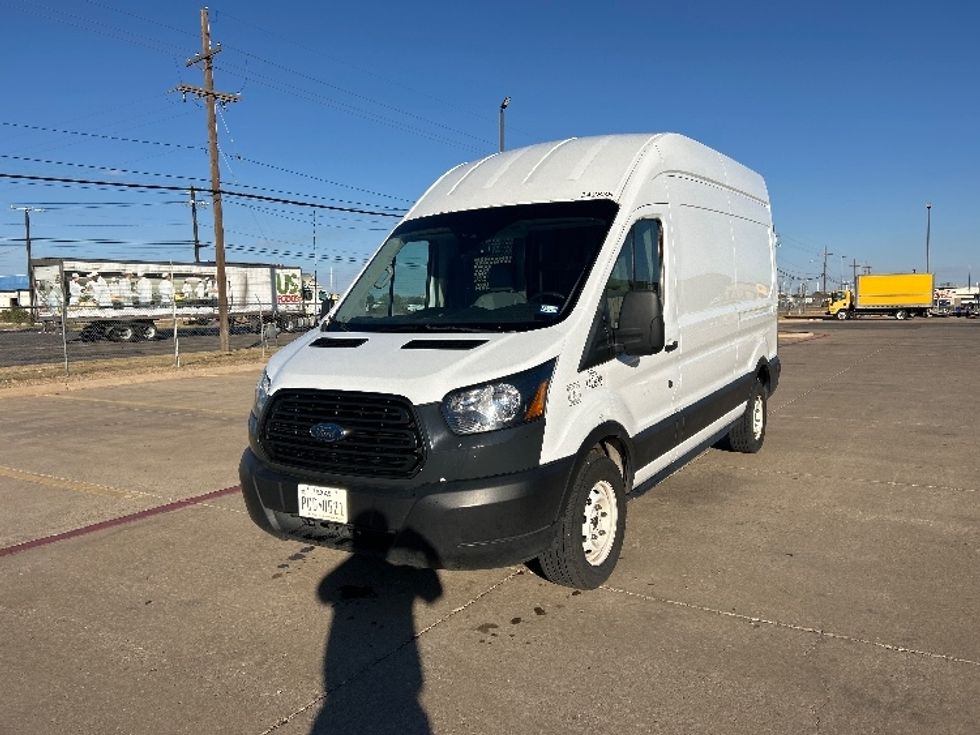 Cargo Van (Panel Van)-Light and Medium Duty Trucks-Ford-2019-Transit 250-Lubbock-TX-142,987\n\t\tmiles-$ 31,250 - Image 3