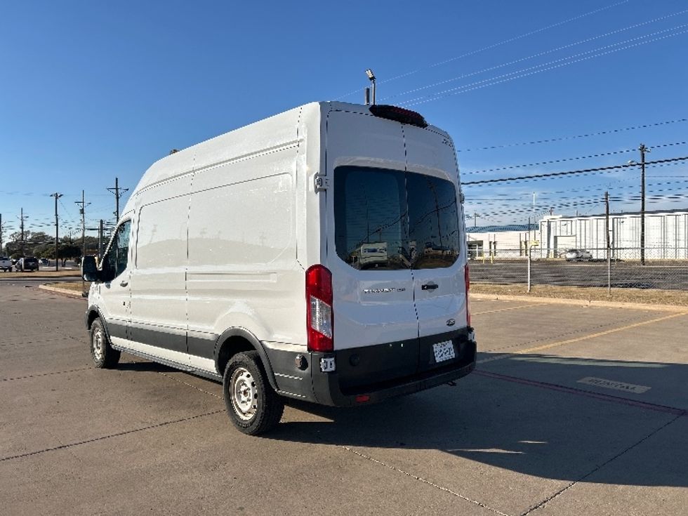 Cargo Van (Panel Van)-Light and Medium Duty Trucks-Ford-2019-Transit 250-Lubbock-TX-142,987\n\t\tmiles-$ 31,250 - Image 6