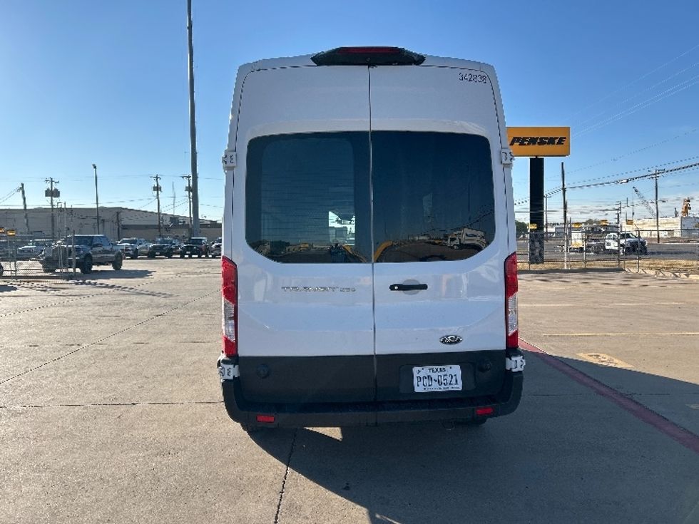 Cargo Van (Panel Van)-Light and Medium Duty Trucks-Ford-2019-Transit 250-Lubbock-TX-142,987\n\t\tmiles-$ 31,250 - Image 7