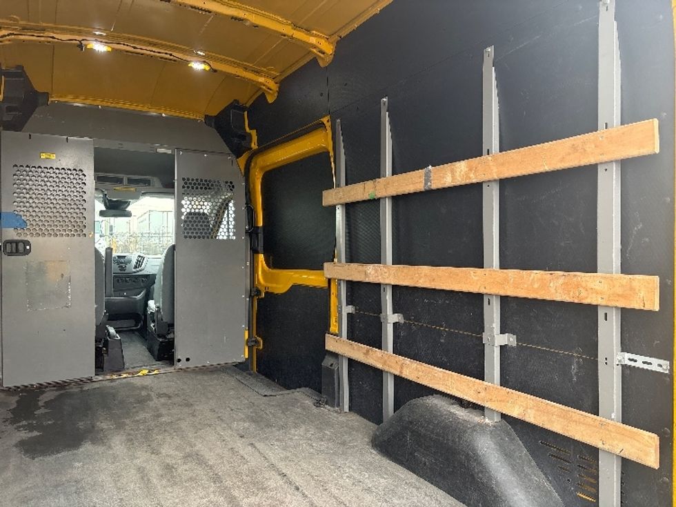 Cargo Van (Panel Van)-Light and Medium Duty Trucks-Ford-2019-Transit 250-Mississauga-ON-126,598\n\t\tkm-$ 40,750 - Image 10