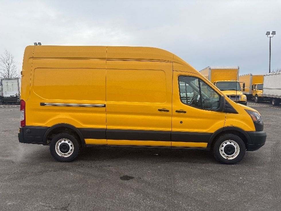 Cargo Van (Panel Van)-Light and Medium Duty Trucks-Ford-2019-Transit 250-Mississauga-ON-126,598\n\t\tkm-$ 40,750 - Image 12