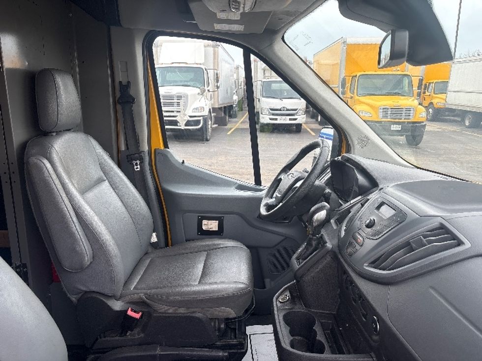 Cargo Van (Panel Van)-Light and Medium Duty Trucks-Ford-2019-Transit 250-Mississauga-ON-126,598\n\t\tkm-$ 40,750 - Image 19