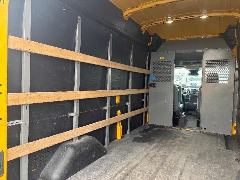 Cargo Van (Panel Van)-Light and Medium Duty Trucks-Ford-2019-Transit 250-Mississauga-ON-126,598\n\t\tkm-$ 40,750 - Image 9