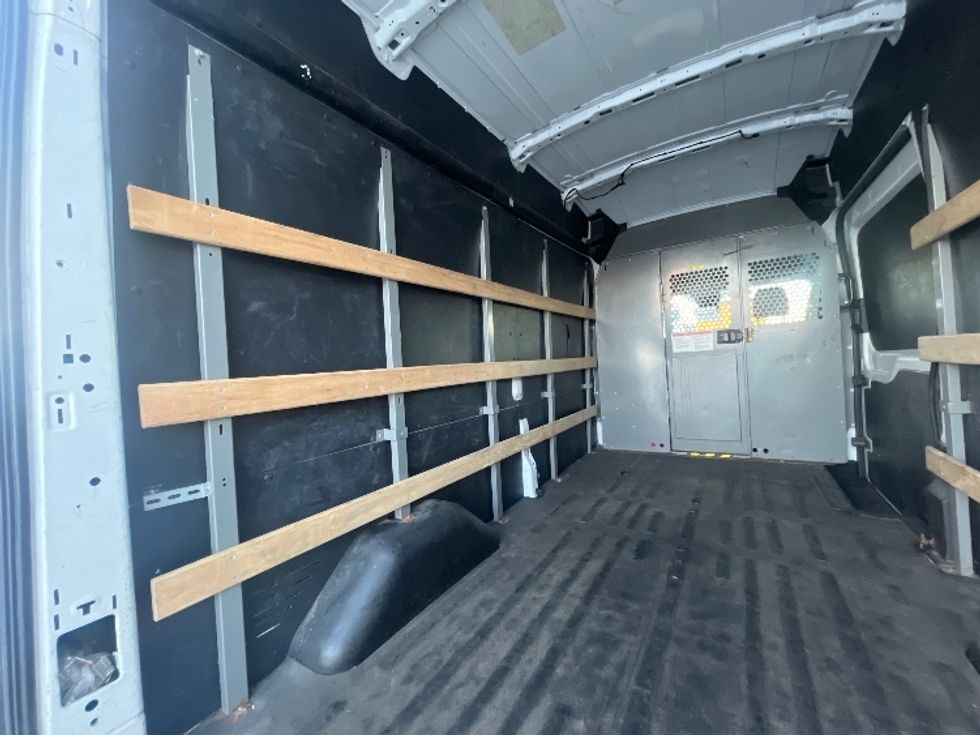 Cargo Van (Panel Van)-Light and Medium Duty Trucks-Ford-2019-Transit 250-Mississauga-ON-142,683\n\t\tkm-$ 37,750 - Image 10