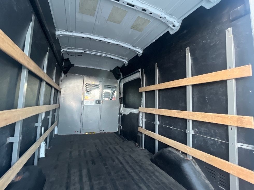 Cargo Van (Panel Van)-Light and Medium Duty Trucks-Ford-2019-Transit 250-Mississauga-ON-142,683\n\t\tkm-$ 37,750 - Image 11