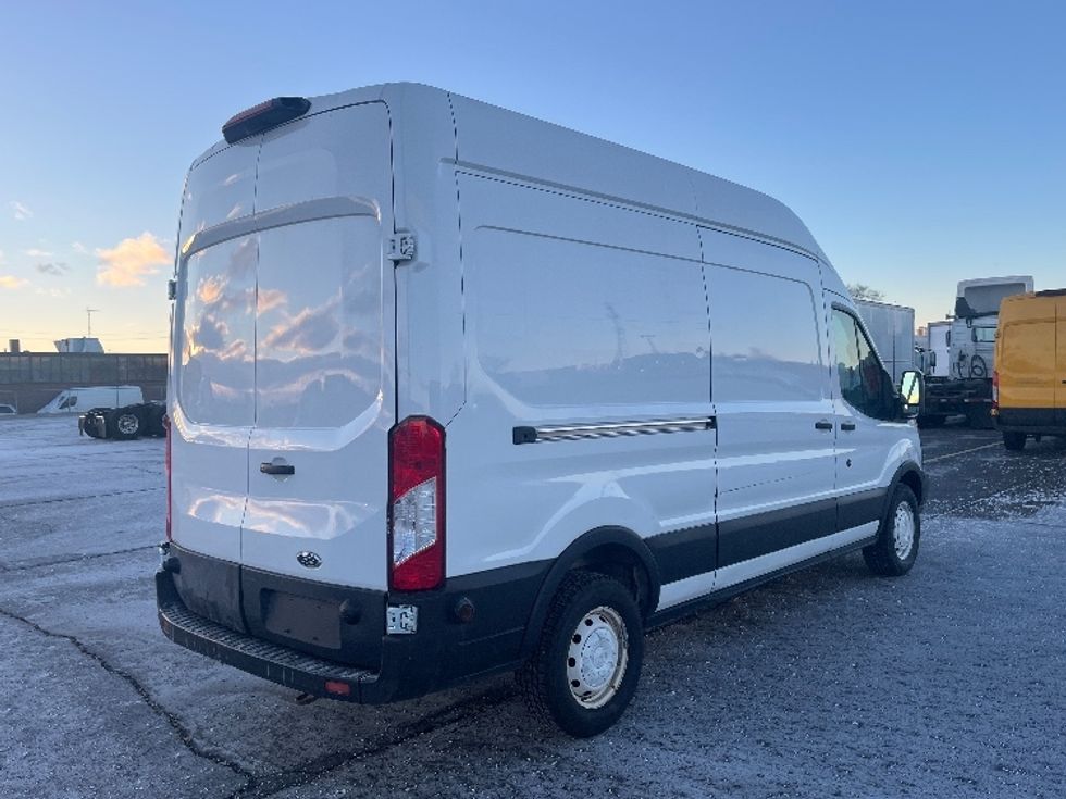 Cargo Van (Panel Van)-Light and Medium Duty Trucks-Ford-2019-Transit 250-Mississauga-ON-142,683\n\t\tkm-$ 37,750 - Image 12