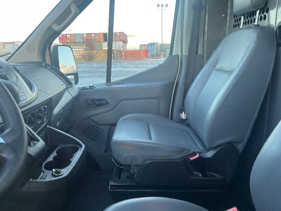 Cargo Van (Panel Van)-Light and Medium Duty Trucks-Ford-2019-Transit 250-Mississauga-ON-142,683\n\t\tkm-$ 37,750 - Image 17