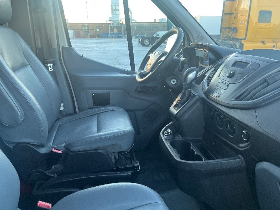 Cargo Van (Panel Van)-Light and Medium Duty Trucks-Ford-2019-Transit 250-Mississauga-ON-142,683\n\t\tkm-$ 37,750 - Image 20