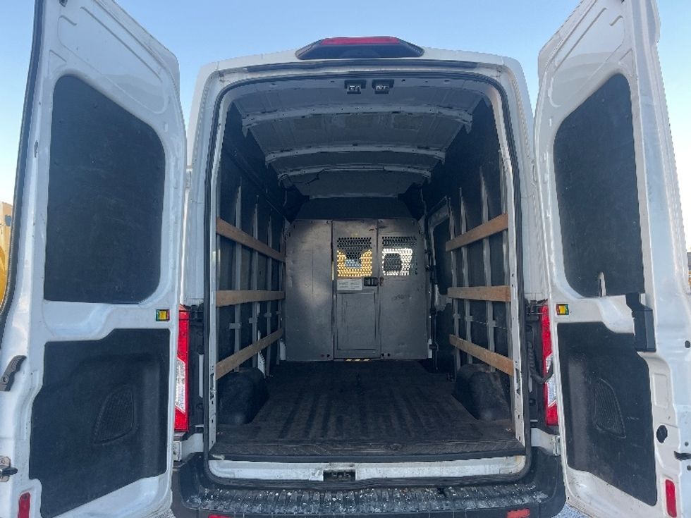 Cargo Van (Panel Van)-Light and Medium Duty Trucks-Ford-2019-Transit 250-Mississauga-ON-142,683\n\t\tkm-$ 37,750 - Image 7