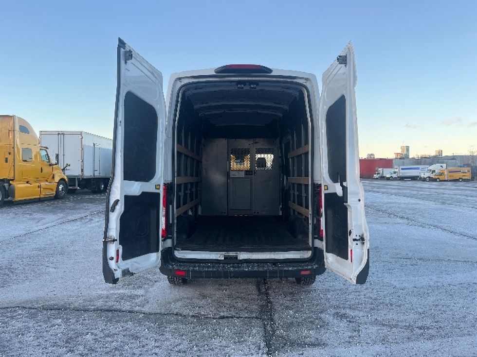 Cargo Van (Panel Van)-Light and Medium Duty Trucks-Ford-2019-Transit 250-Mississauga-ON-142,683\n\t\tkm-$ 37,750 - Image 8