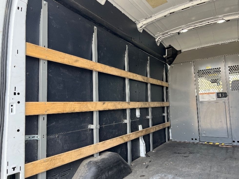 Cargo Van (Panel Van)-Light and Medium Duty Trucks-Ford-2019-Transit 250-Mississauga-ON-155,982\n\t\tkm-$ 43,000 - Image 10