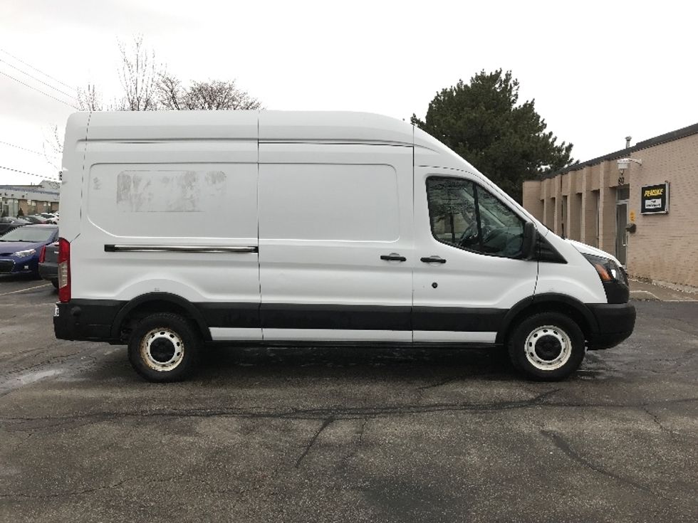 Cargo Van (Panel Van)-Light and Medium Duty Trucks-Ford-2019-Transit 250-Mississauga-ON-155,982\n\t\tkm-$ 43,000 - Image 14