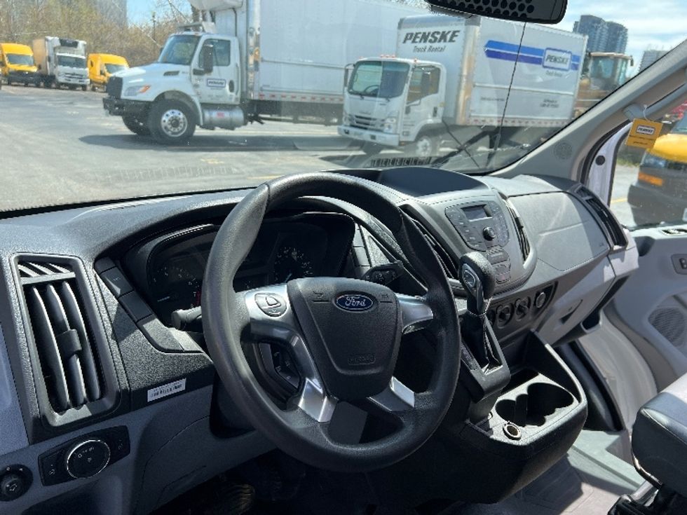 Cargo Van (Panel Van)-Light and Medium Duty Trucks-Ford-2019-Transit 250-Mississauga-ON-155,982\n\t\tkm-$ 43,000 - Image 16