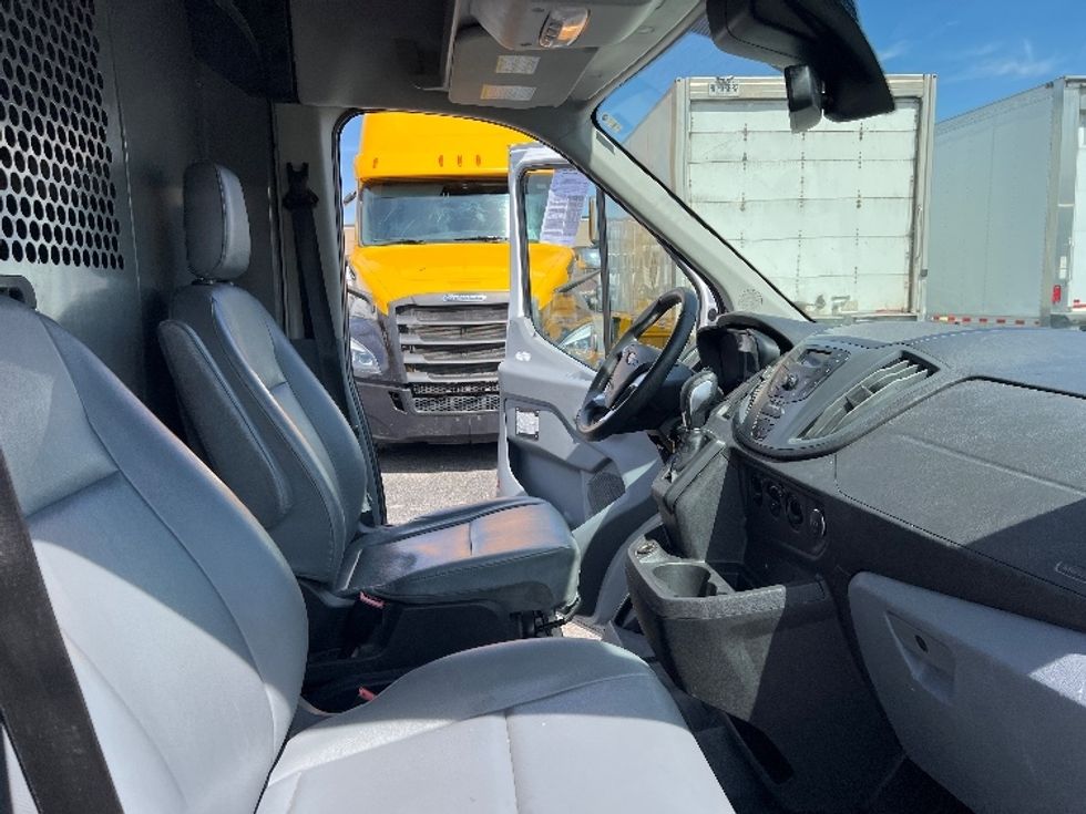 Cargo Van (Panel Van)-Light and Medium Duty Trucks-Ford-2019-Transit 250-Mississauga-ON-155,982\n\t\tkm-$ 43,000 - Image 21