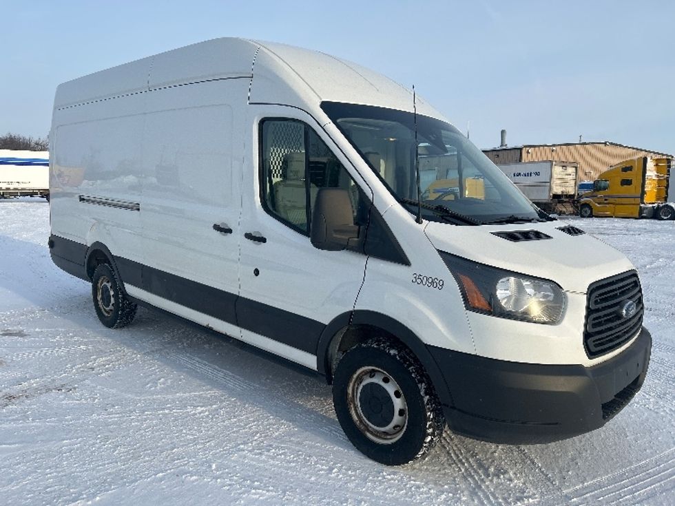 Cargo Van (Panel Van)-Light and Medium Duty Trucks-Ford-2019-Transit 250-Montreal-PQ-221,650\n\t\tkm-$ 34,250 - Image 1