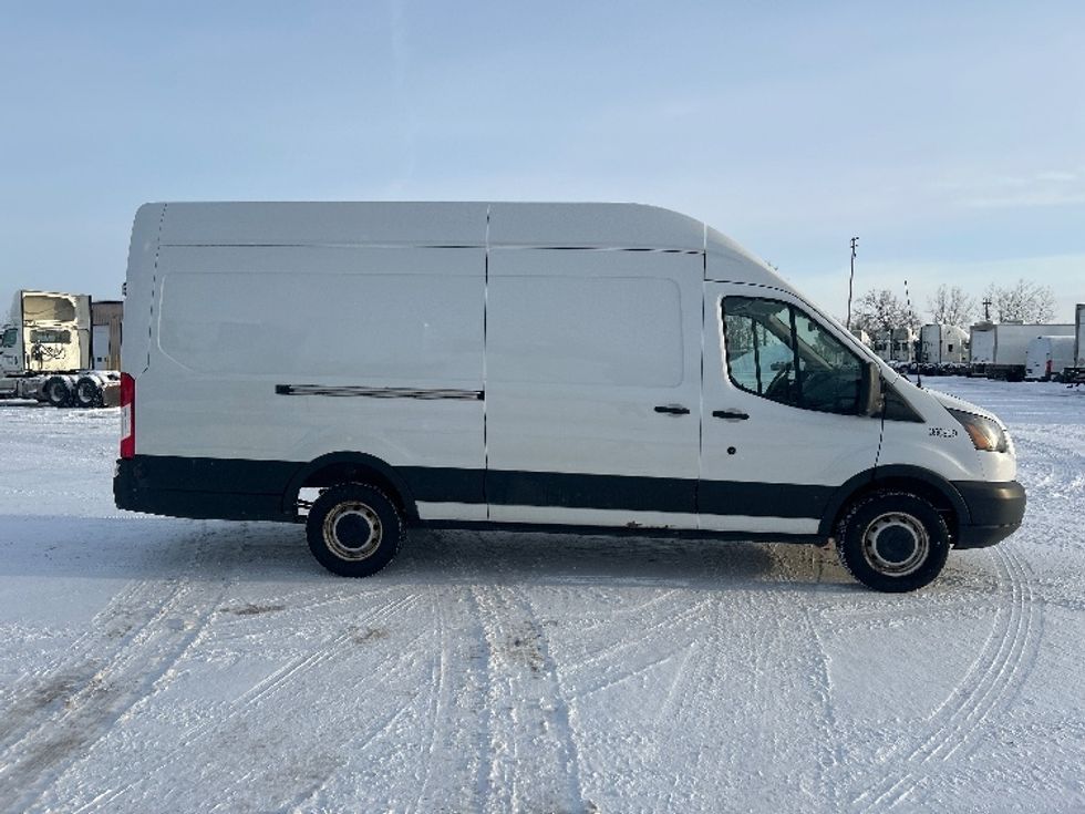 Cargo Van (Panel Van)-Light and Medium Duty Trucks-Ford-2019-Transit 250-Montreal-PQ-221,650\n\t\tkm-$ 34,250 - Image 14