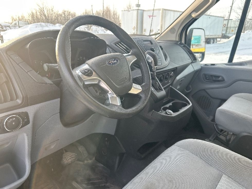 Cargo Van (Panel Van)-Light and Medium Duty Trucks-Ford-2019-Transit 250-Montreal-PQ-221,650\n\t\tkm-$ 34,250 - Image 16