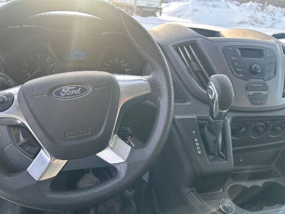 Cargo Van (Panel Van)-Light and Medium Duty Trucks-Ford-2019-Transit 250-Montreal-PQ-221,650\n\t\tkm-$ 34,250 - Image 17