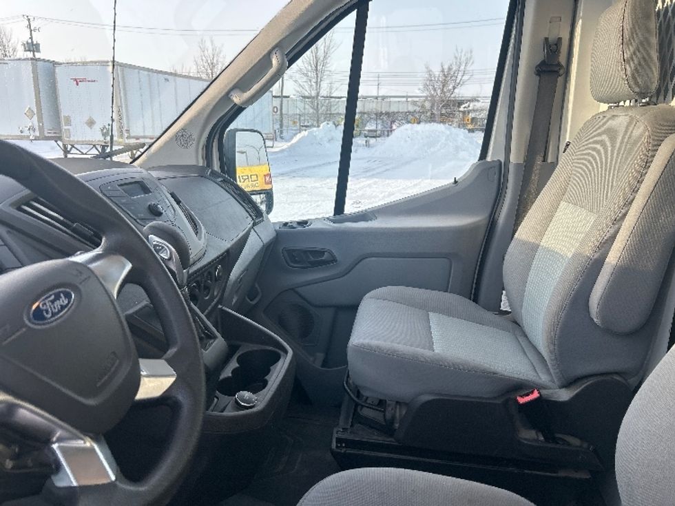 Cargo Van (Panel Van)-Light and Medium Duty Trucks-Ford-2019-Transit 250-Montreal-PQ-221,650\n\t\tkm-$ 34,250 - Image 18