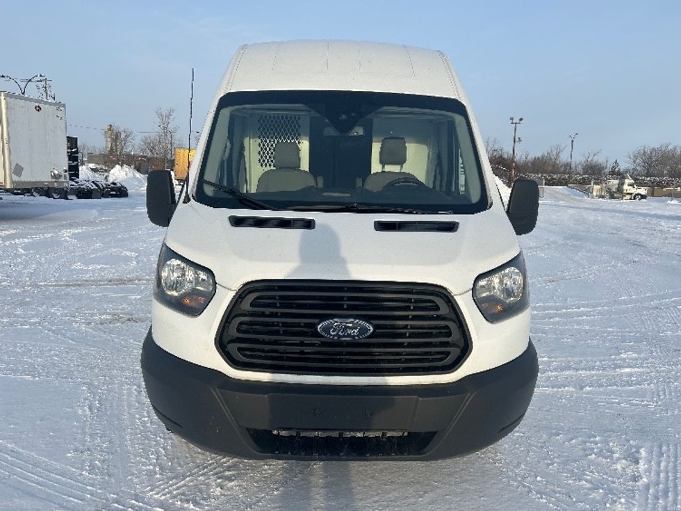Cargo Van (Panel Van)-Light and Medium Duty Trucks-Ford-2019-Transit 250-Montreal-PQ-221,650\n\t\tkm-$ 34,250 - Image 2