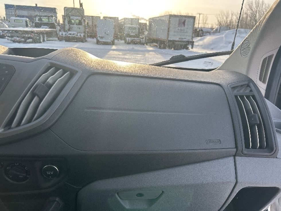 Cargo Van (Panel Van)-Light and Medium Duty Trucks-Ford-2019-Transit 250-Montreal-PQ-221,650\n\t\tkm-$ 34,250 - Image 20